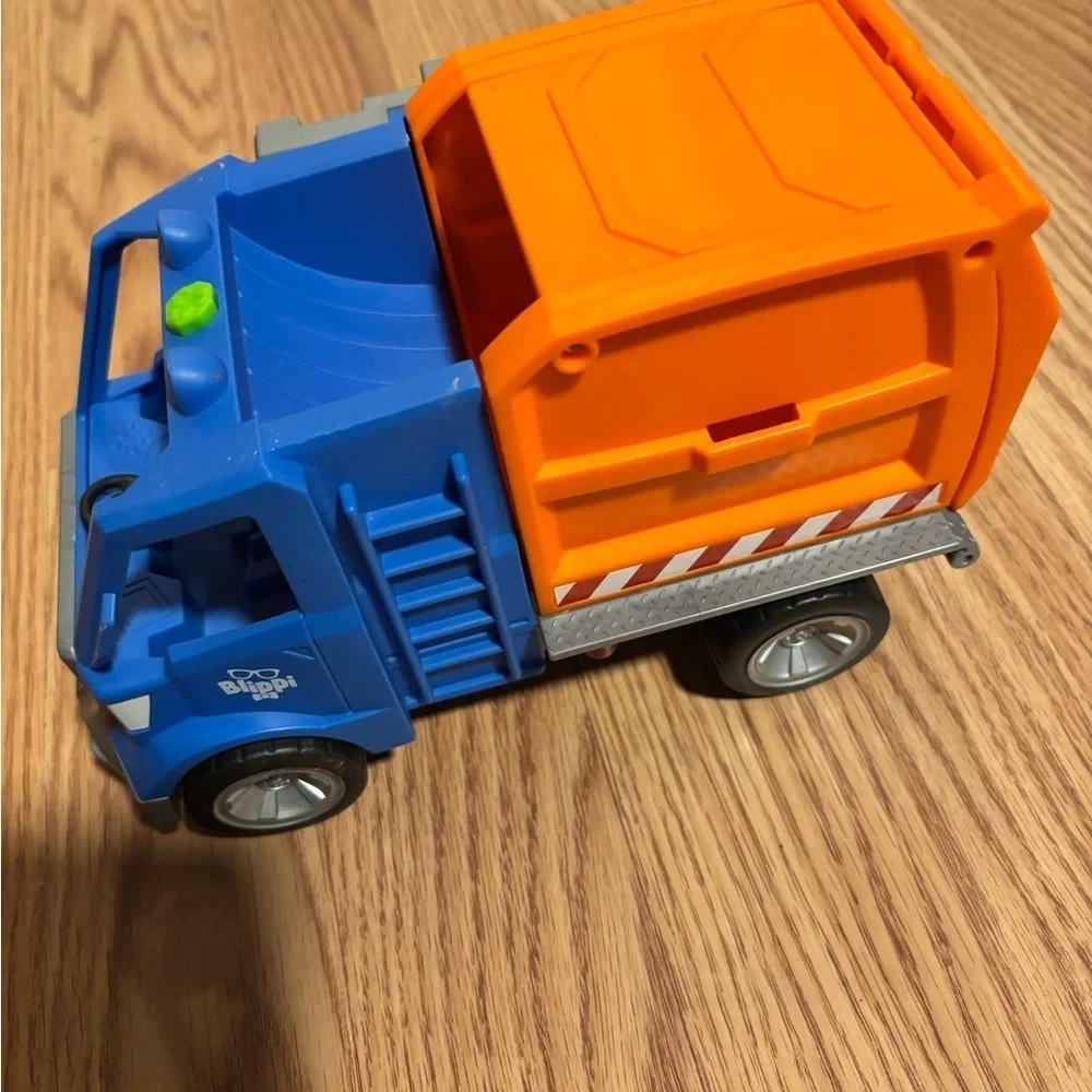 Jazwares Blippi Talking Recycling Truck Garbage Recycle Vehicle with lights